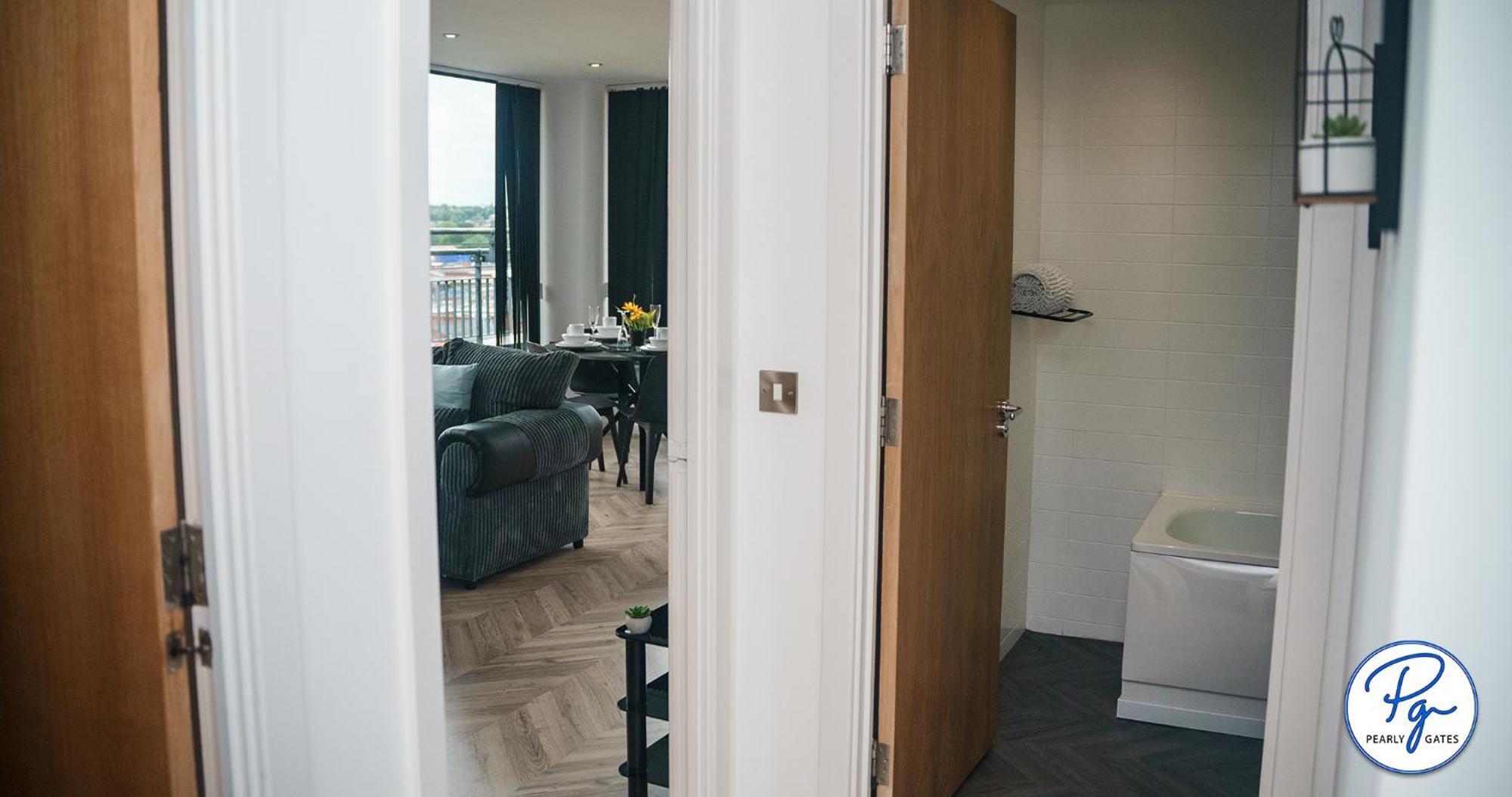 Penthouse - Amazing City Skyline Views - Free Parking - Balcony - Utilita Arena - New St Station - Bullring Shopping バーミンガム エクステリア 写真
