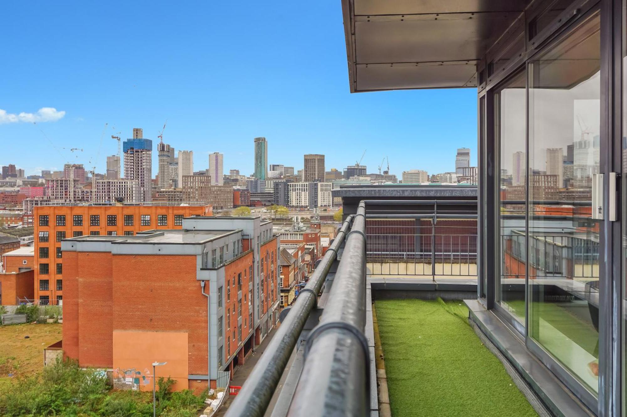 Penthouse - Amazing City Skyline Views - Free Parking - Balcony - Utilita Arena - New St Station - Bullring Shopping バーミンガム エクステリア 写真
